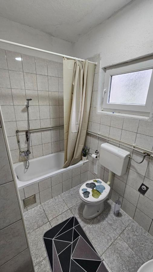 Apartman Naza Kulen Vakuf Exterior foto