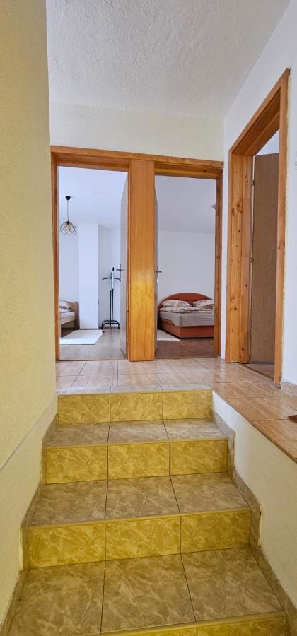 Apartman Naza Kulen Vakuf Exterior foto